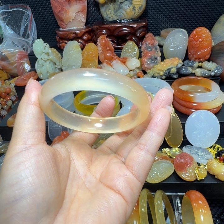 九***石石英岩玉合金颈饰