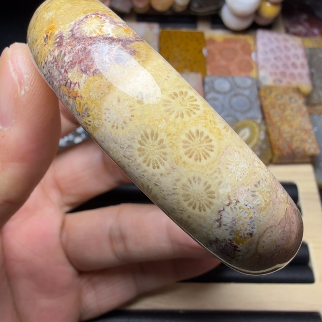 硅化玉未镶嵌纯天然色有机玉石保真色58.5圈口