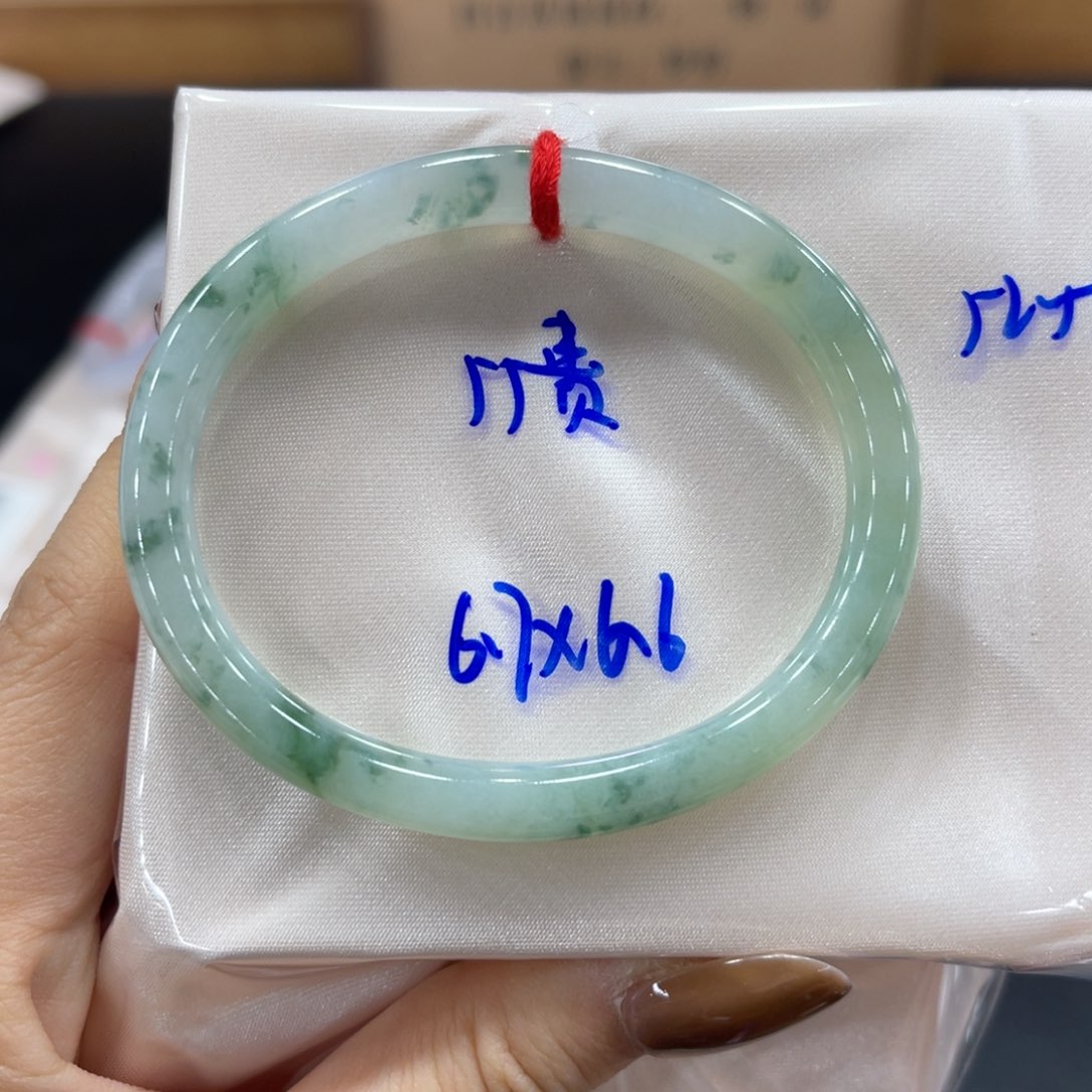 未镶嵌手镯翡翠翡翠