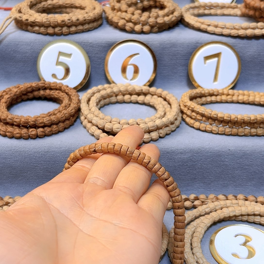 柏香籽/百香籽手串小***?