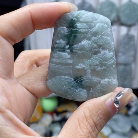 翡翠颈饰未镶嵌翡翠