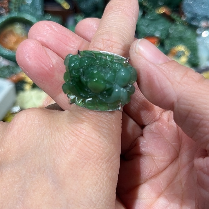 银S925镶嵌戒指和田玉（碧玉）