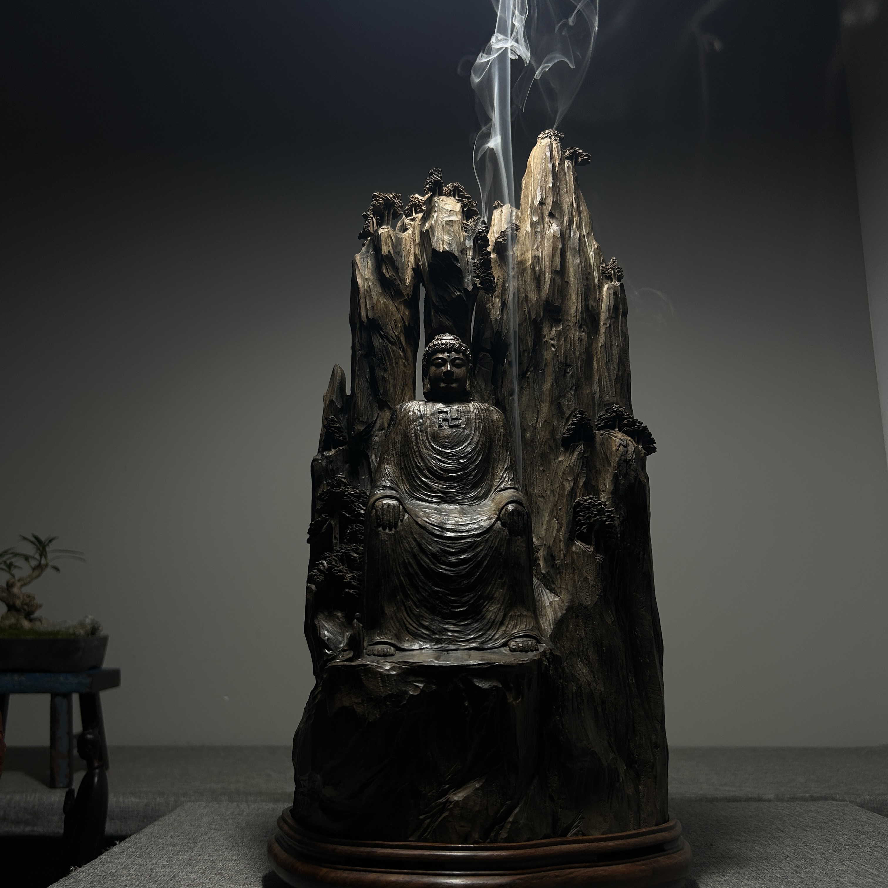 楠木乐山大佛香炉摆件手工随形一体雕刻