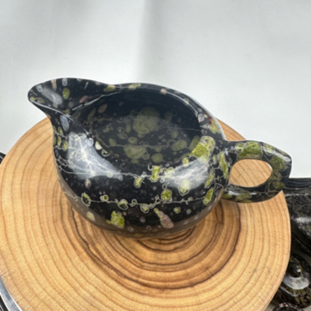 梅花玉绿梅飘枝精品公道杯