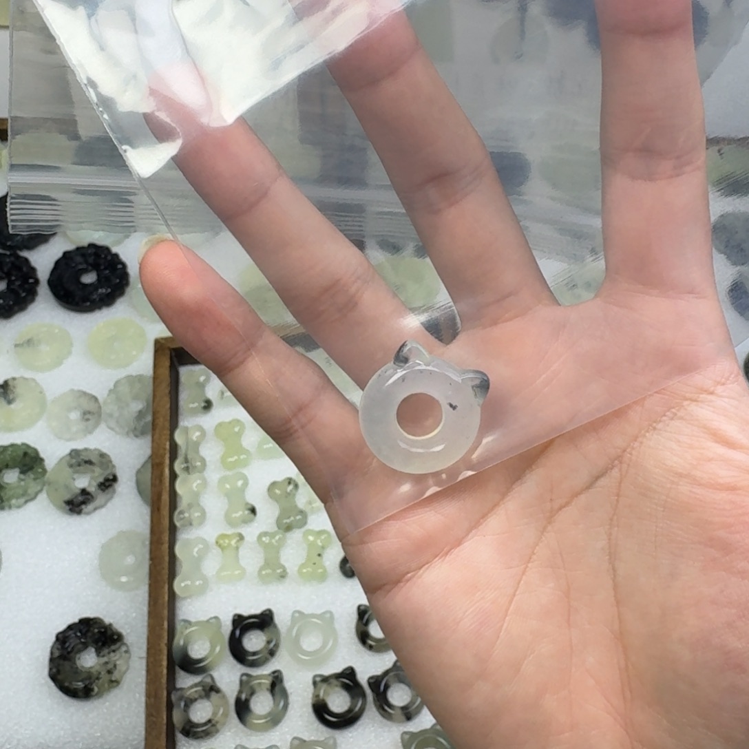 M****蛇纹石玉未镶嵌吊坠