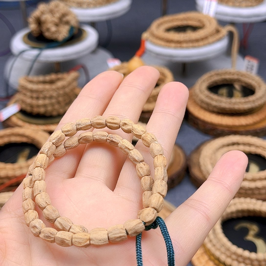 柏香籽/百香籽吊坠哈****?