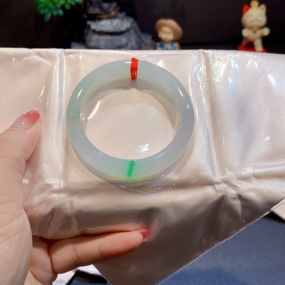 翡翠未镶嵌手镯翡翠手镯