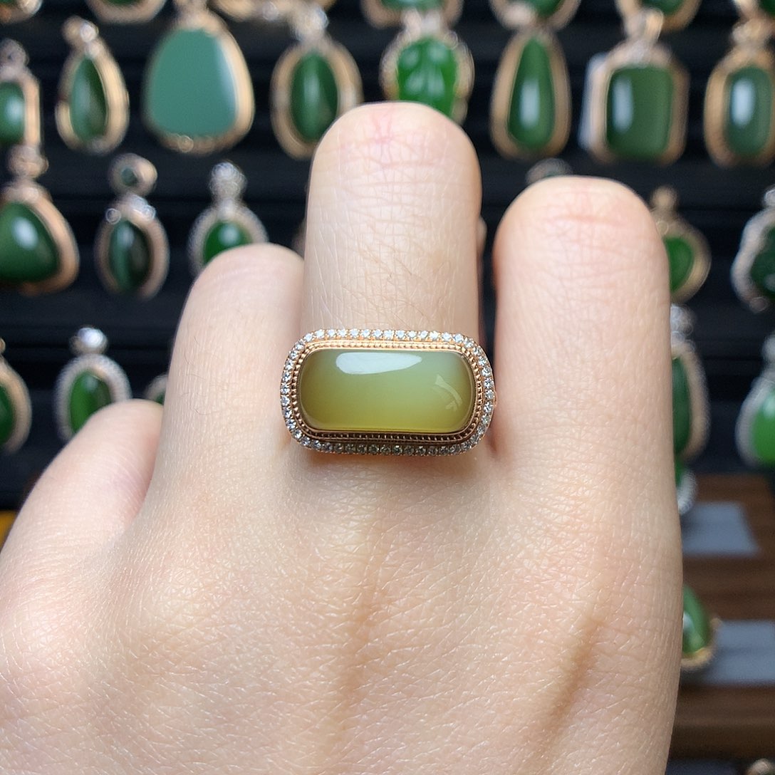 和田玉首饰18K金镶嵌