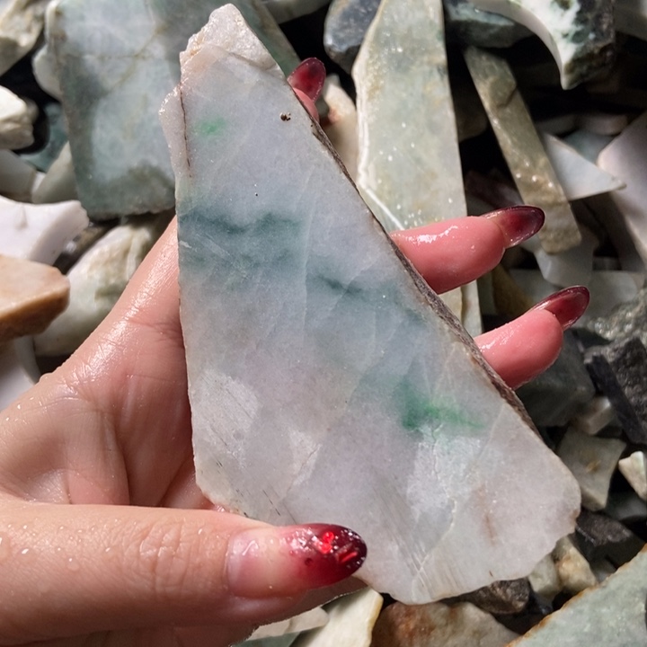 翡翠颈饰未镶嵌天然翡翠