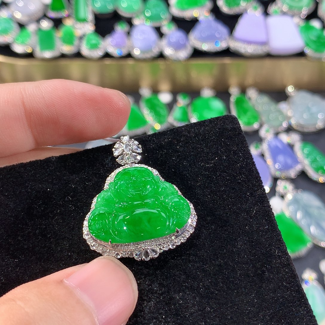 翡翠18K金镶嵌颈饰