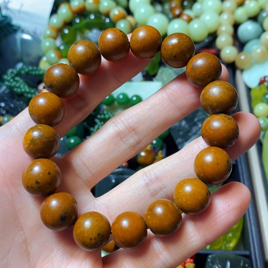 岫岩老玉（透闪石质玉）未镶嵌颈饰