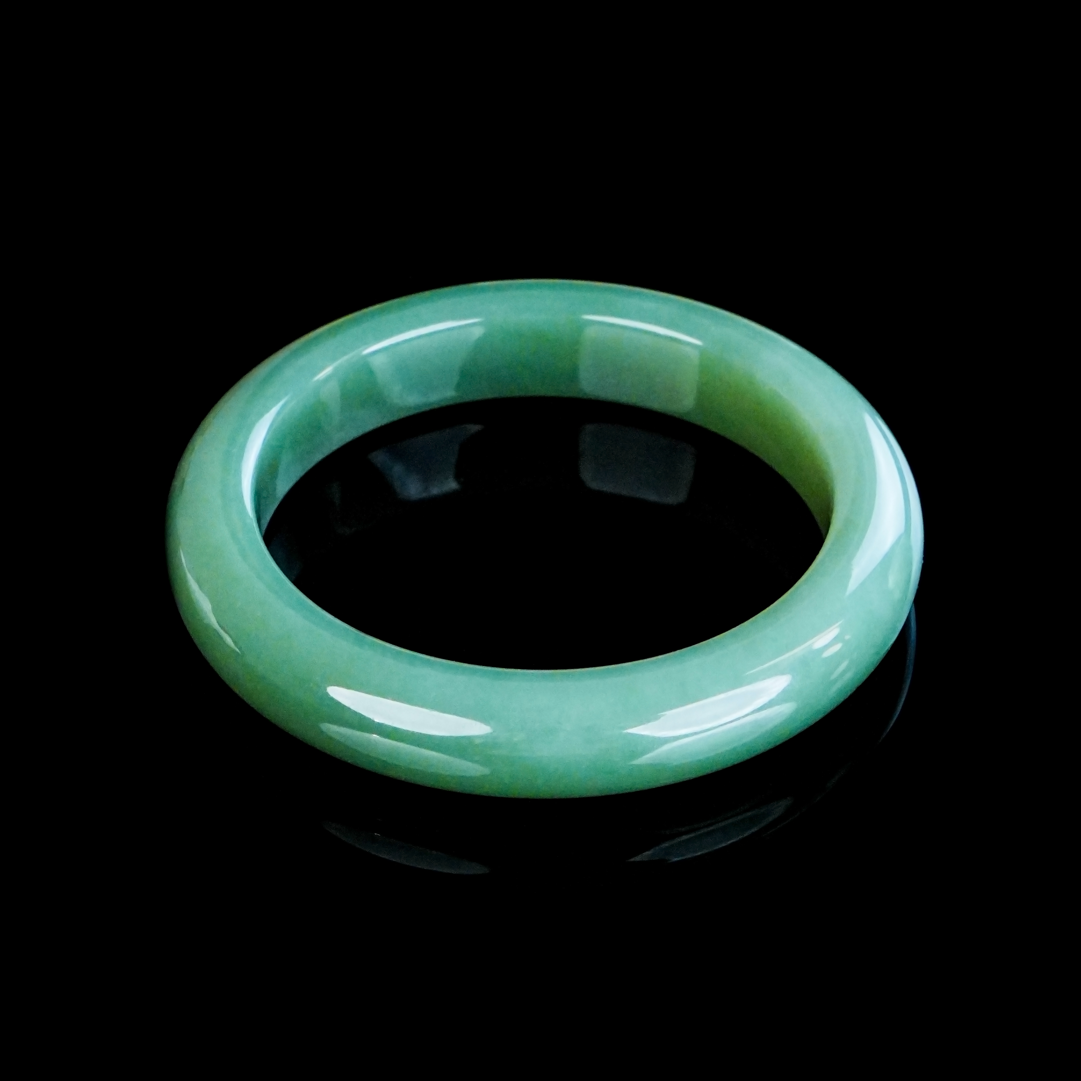 G-064 和田玉手镯 圈口56 条宽9*12mm