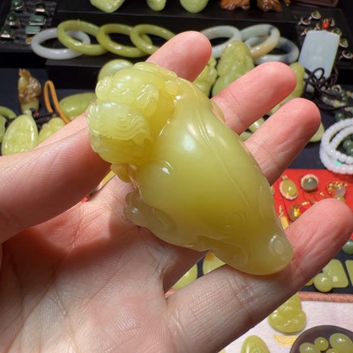 和田玉（黄玉）颈饰未镶嵌白*颜