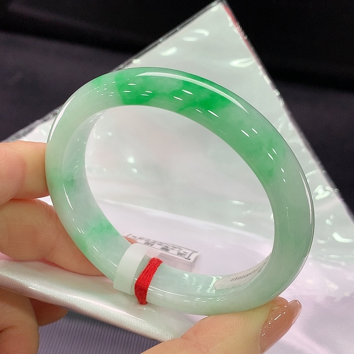 翡翠手镯未镶嵌贵妃56-57