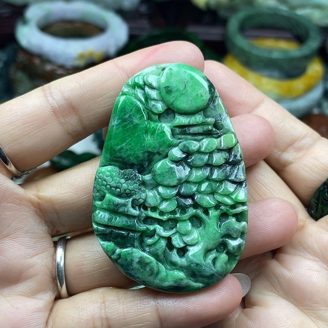 颈饰未镶嵌翡翠爱****?牌子