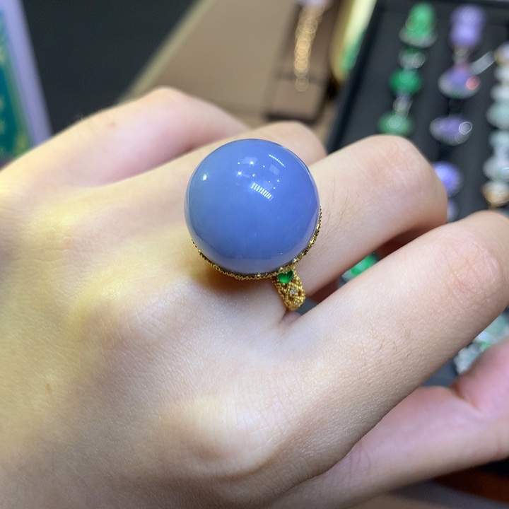 翡翠18K金镶嵌颈饰翡翠