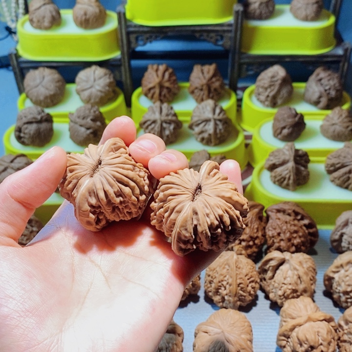 【闪购商品】文玩核桃吊坠四座楼