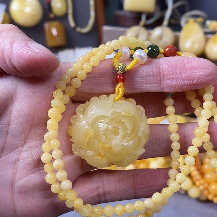 琥珀未镶嵌裸石牡丹花