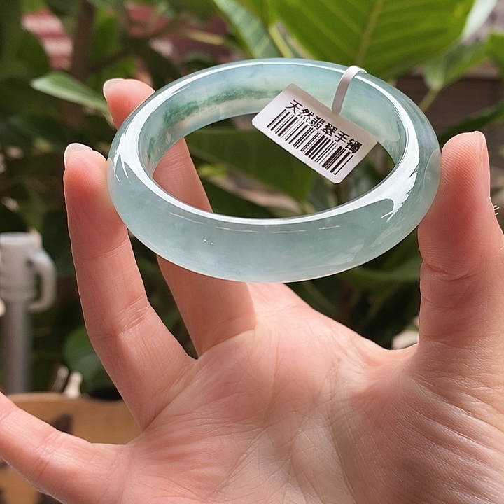 翡翠手镯未镶嵌52圈