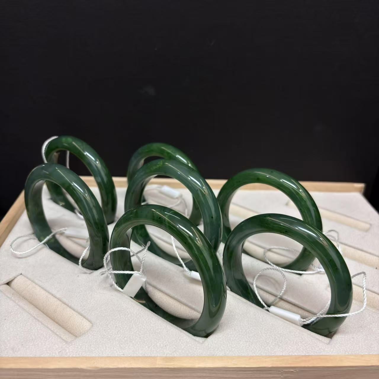 和田玉俄料碧玉手镯*（多样性单个发货）