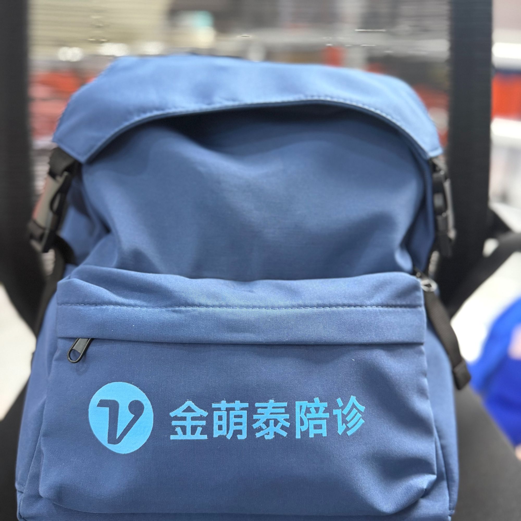 韩版休闲时尚简约大容量双肩包