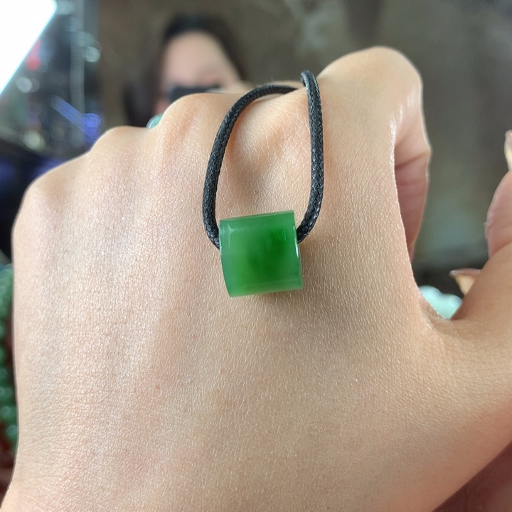 和田玉未镶嵌吊坠(赠链)路路通老坑料