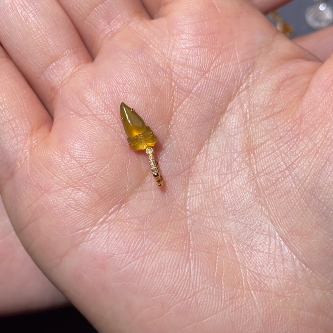 【闪购商品】颈饰18K金镶嵌翡翠