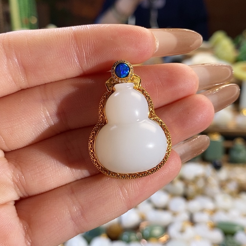 【闪购商品】和田玉吊坠18K金镶嵌