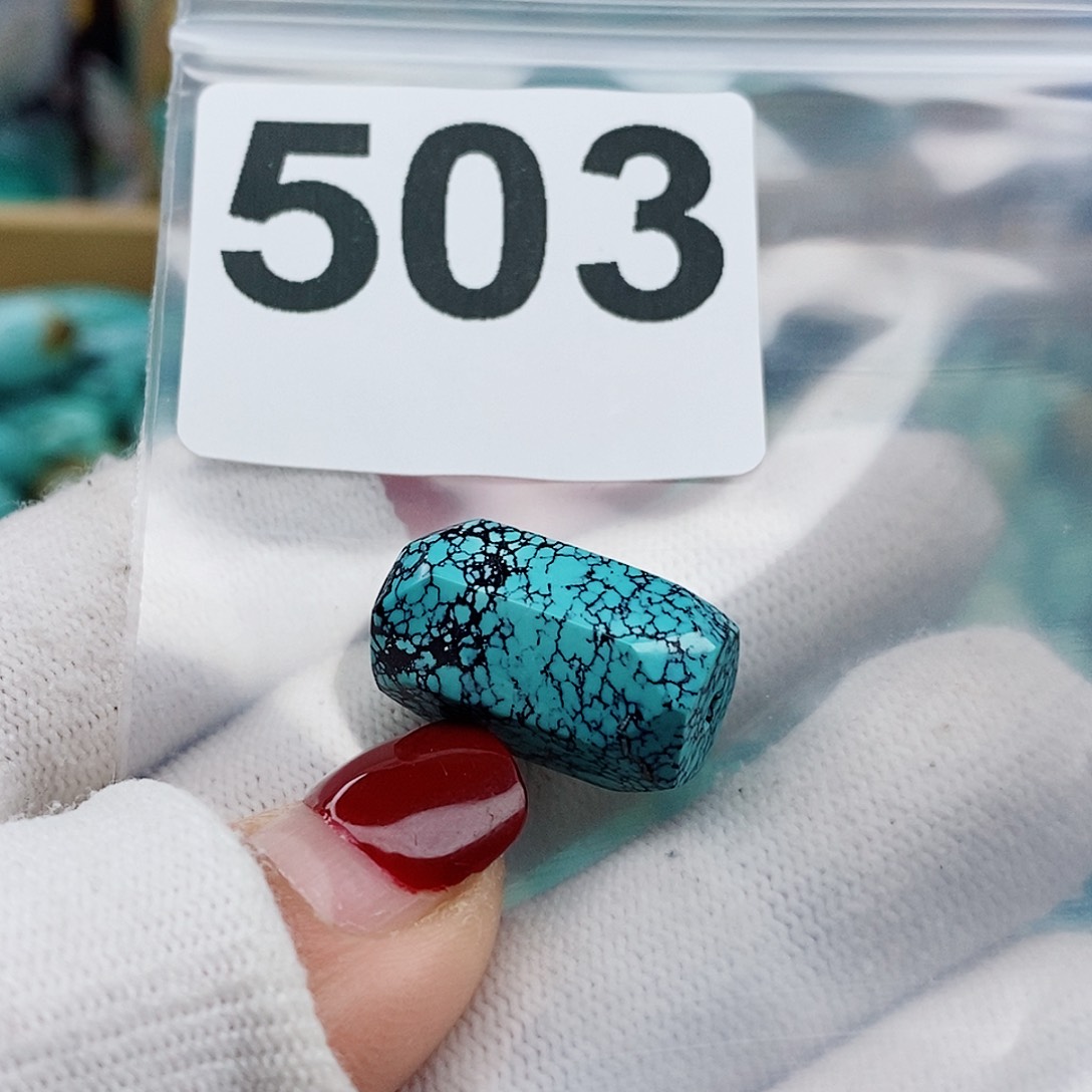 绿松石颈饰未镶嵌