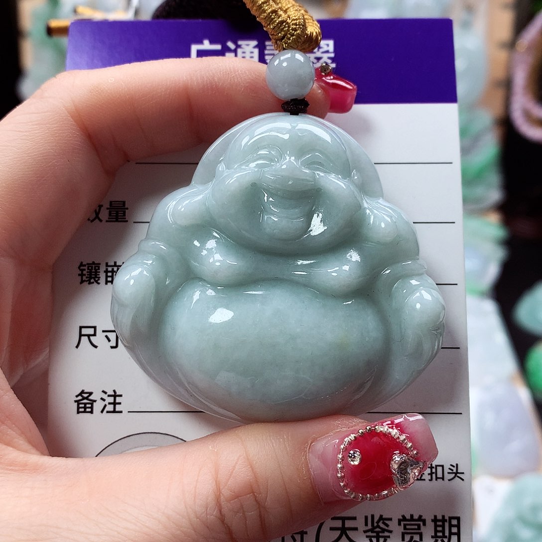 翡翠颈饰未镶嵌佛公
