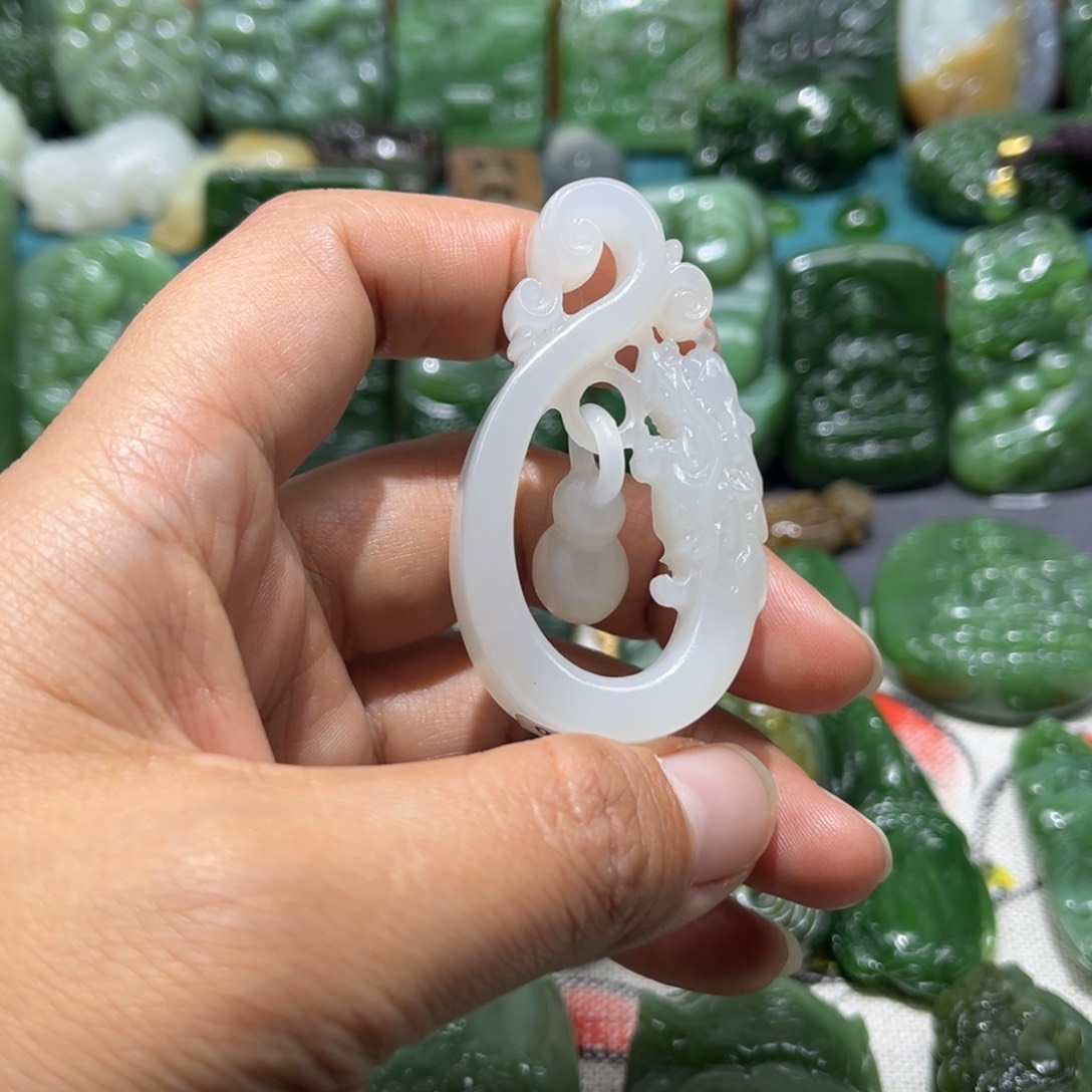 和田玉颈饰未镶嵌