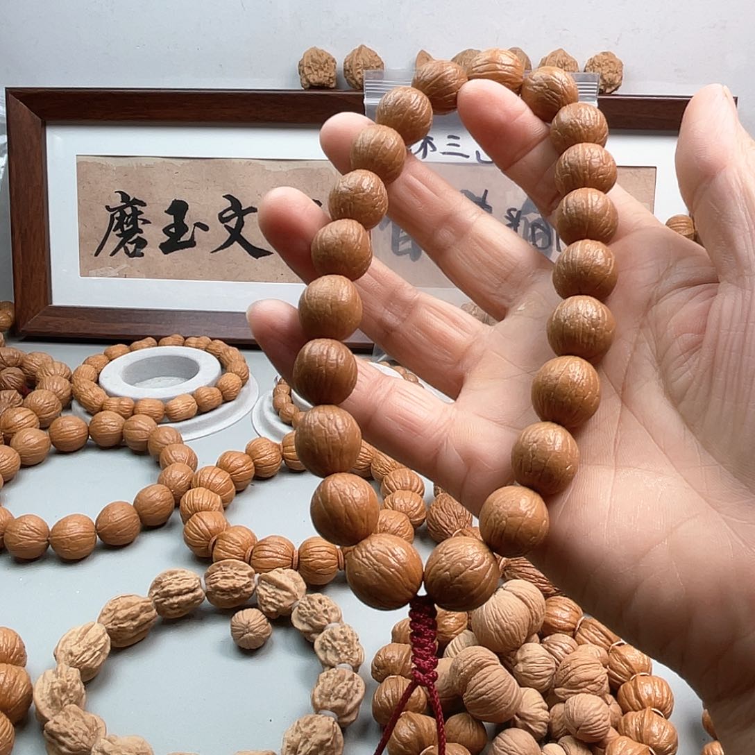 核桃喜*老树猴头手持光头强