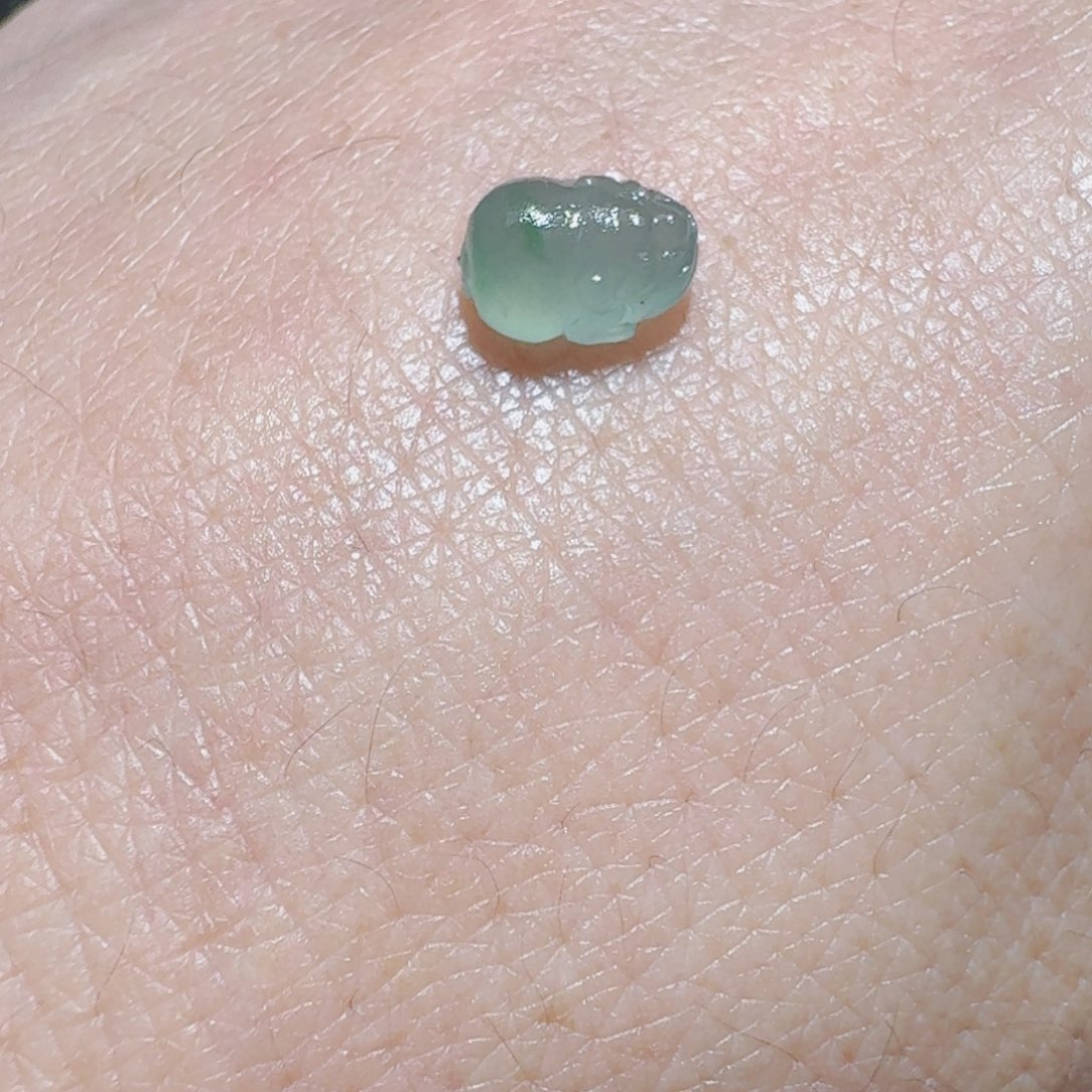 定制翡翠未镶嵌天然翡翠貔貅