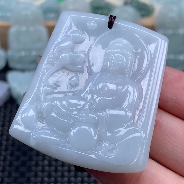 颈饰未镶嵌翡翠观音