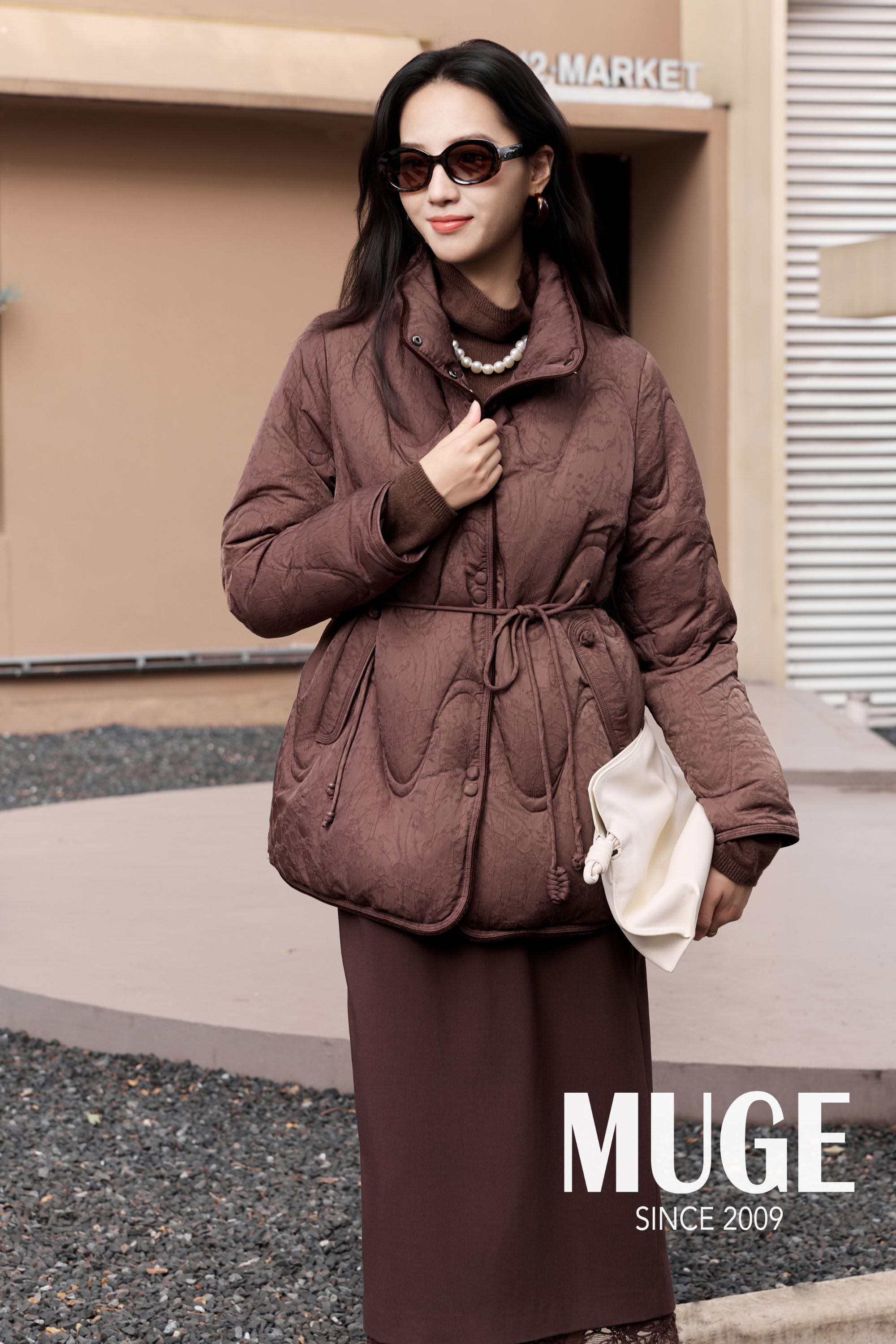 慕歌MUGE/厚款长袖女宽松型立领羽绒时尚冬装 521812