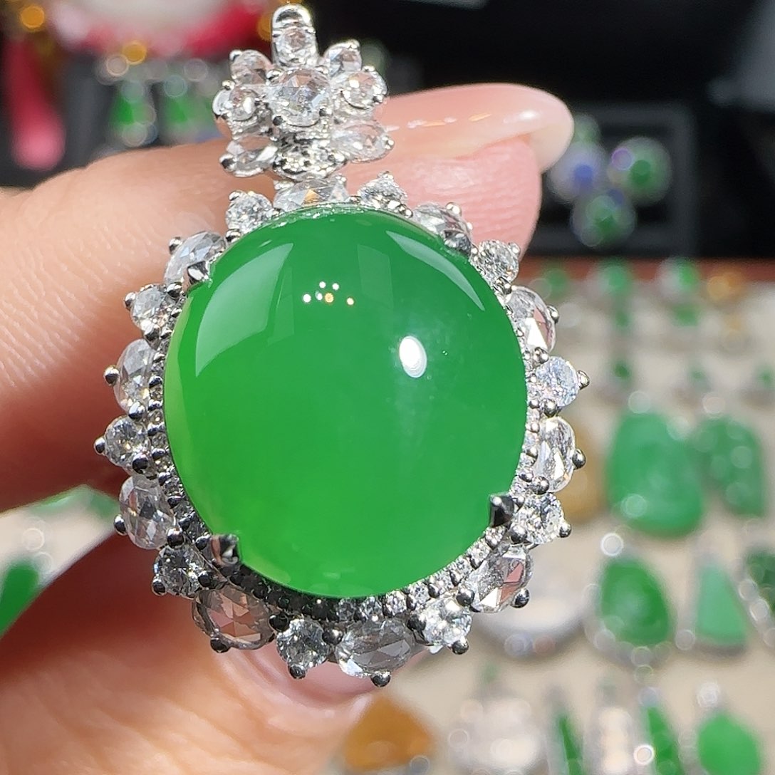 翡翠吊坠(不含链)18K金镶嵌