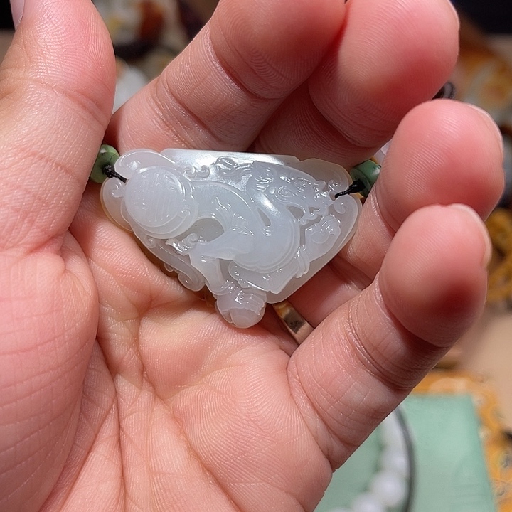 渣***渣和田玉未镶嵌颈饰