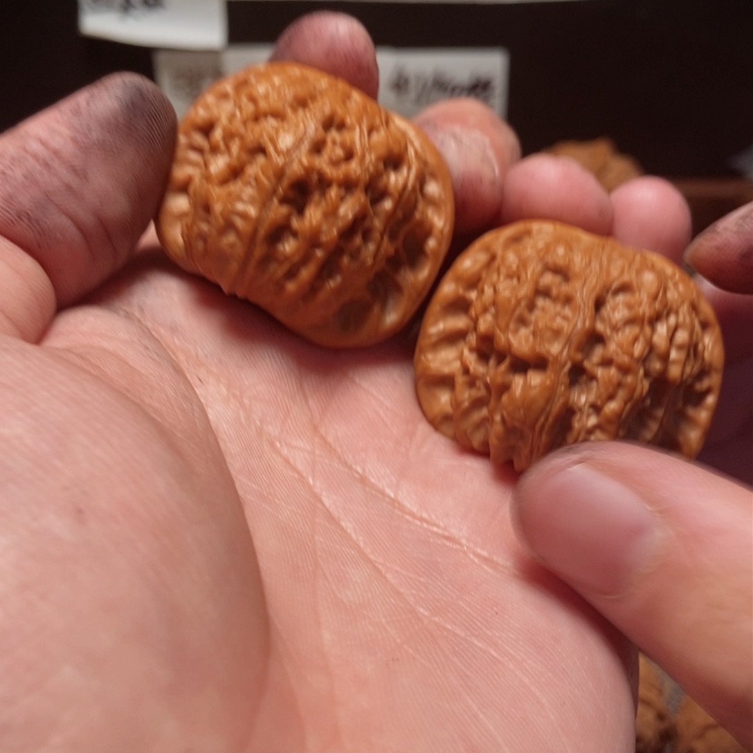 吊坠文玩核桃人***年血麒麟