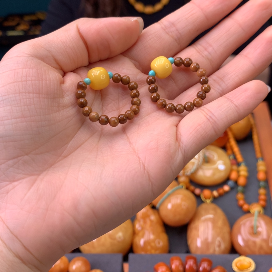 琥珀未镶嵌戒指多样性发一