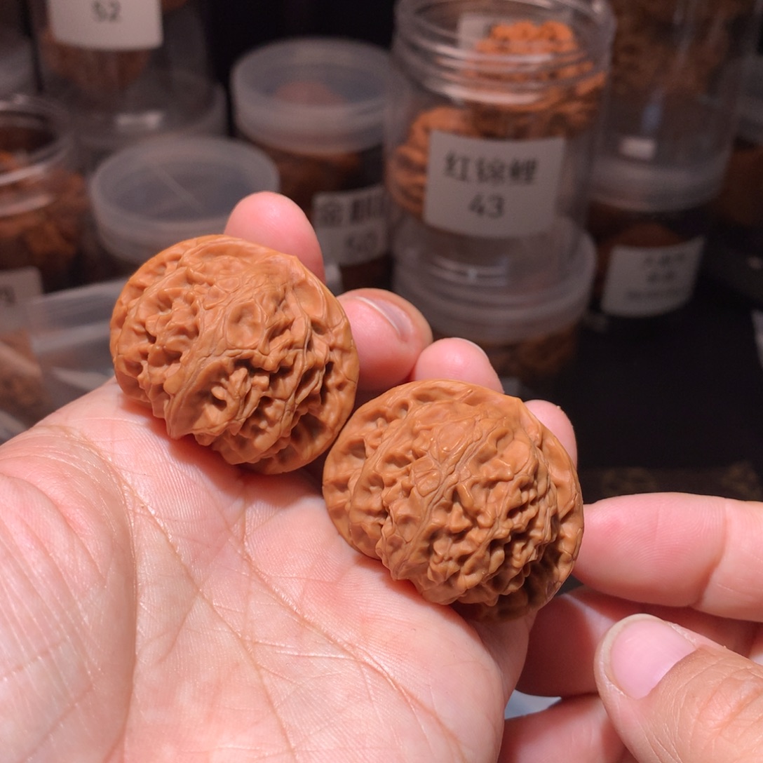 文玩核桃吊坠40宫灯