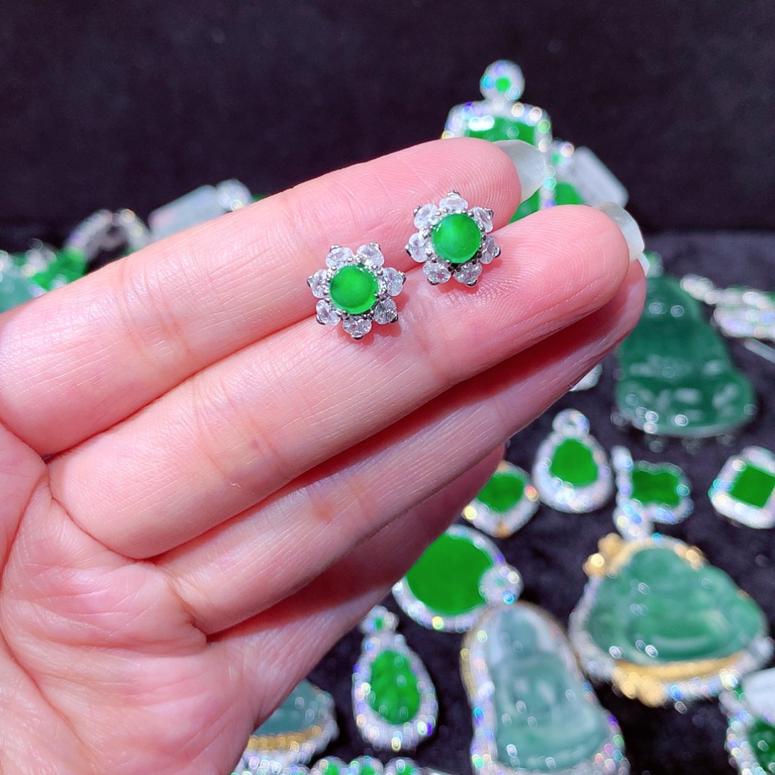 【闪购商品】翡翠吊坠(不含链)未镶嵌