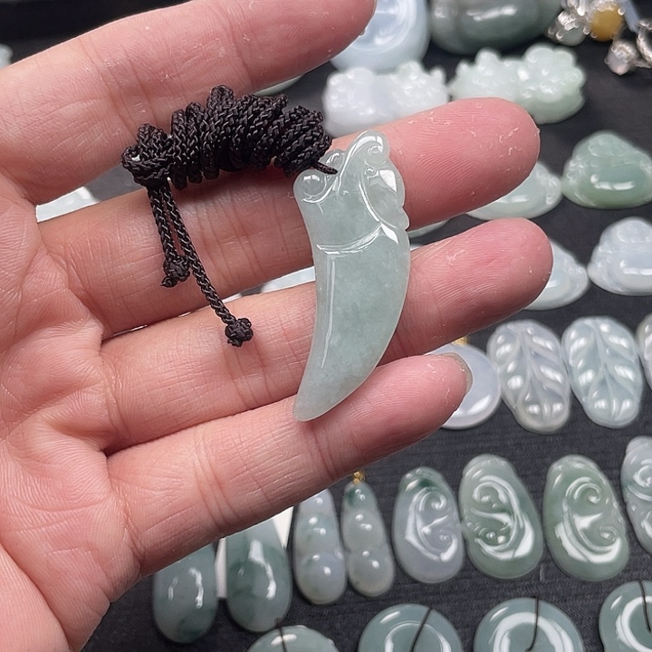 翡翠未镶嵌颈饰福利