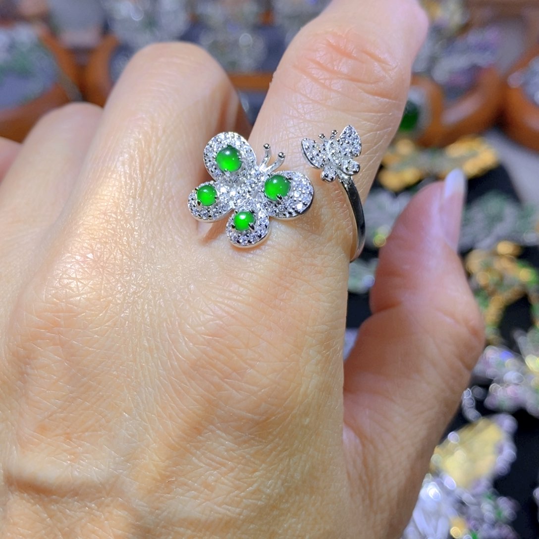 翡翠颈饰银S925镶嵌天然翡翠