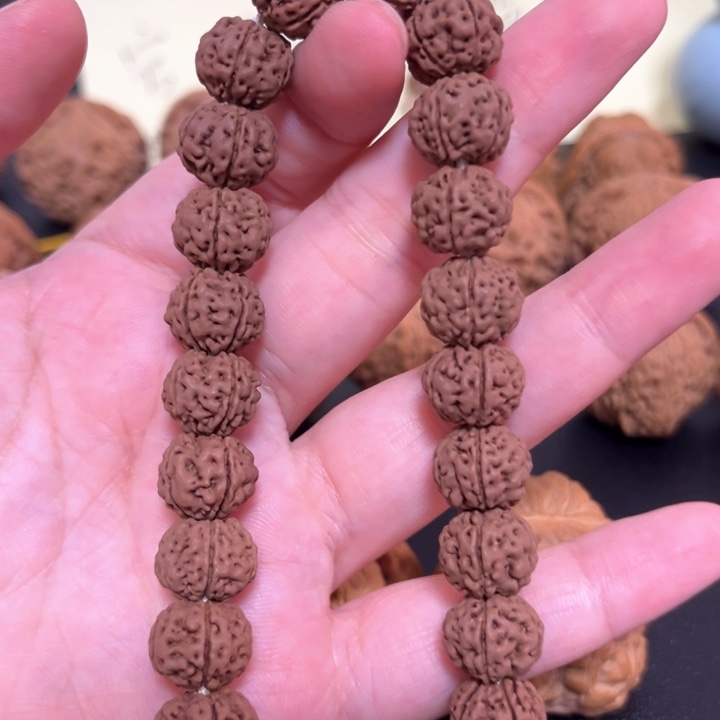 文玩核桃把件勿里达纯血老树王12尺