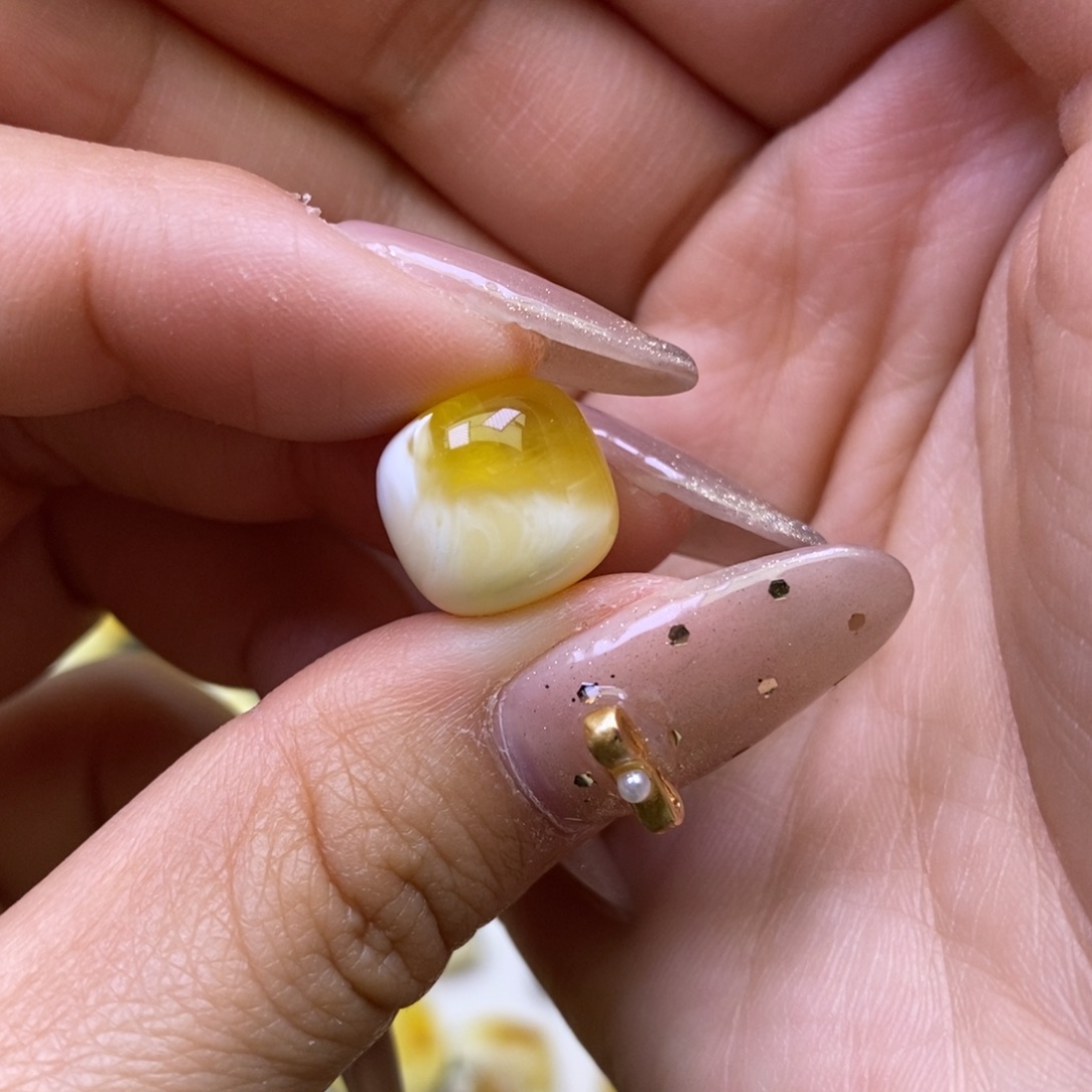 琥珀未镶嵌珠宝奇石金瓷白