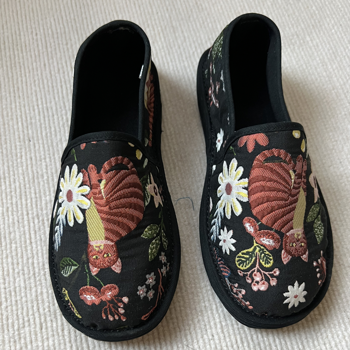 （认真的徒步爱好者-24年）千层底布鞋女款式。