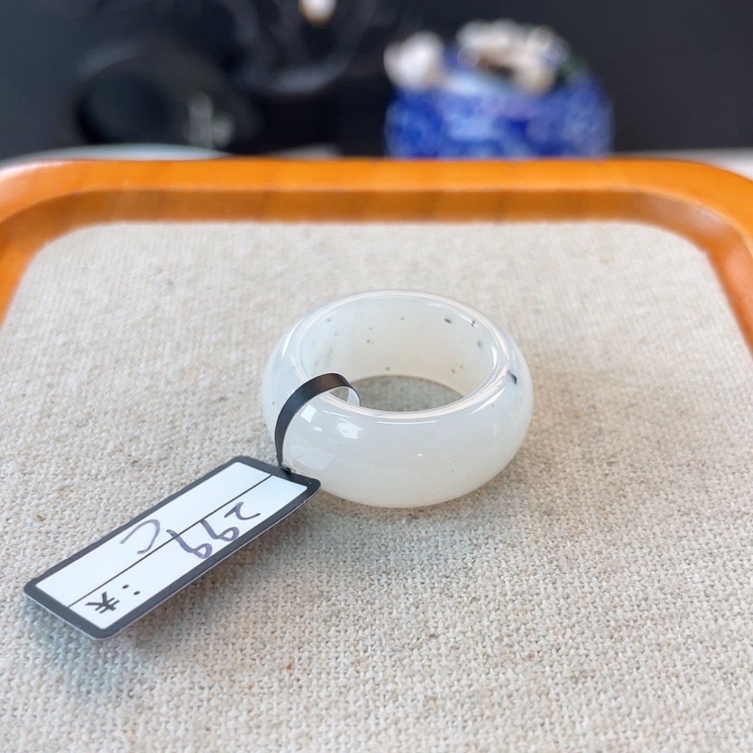 未镶嵌戒指和田玉c11 白底点墨墩墩18.3