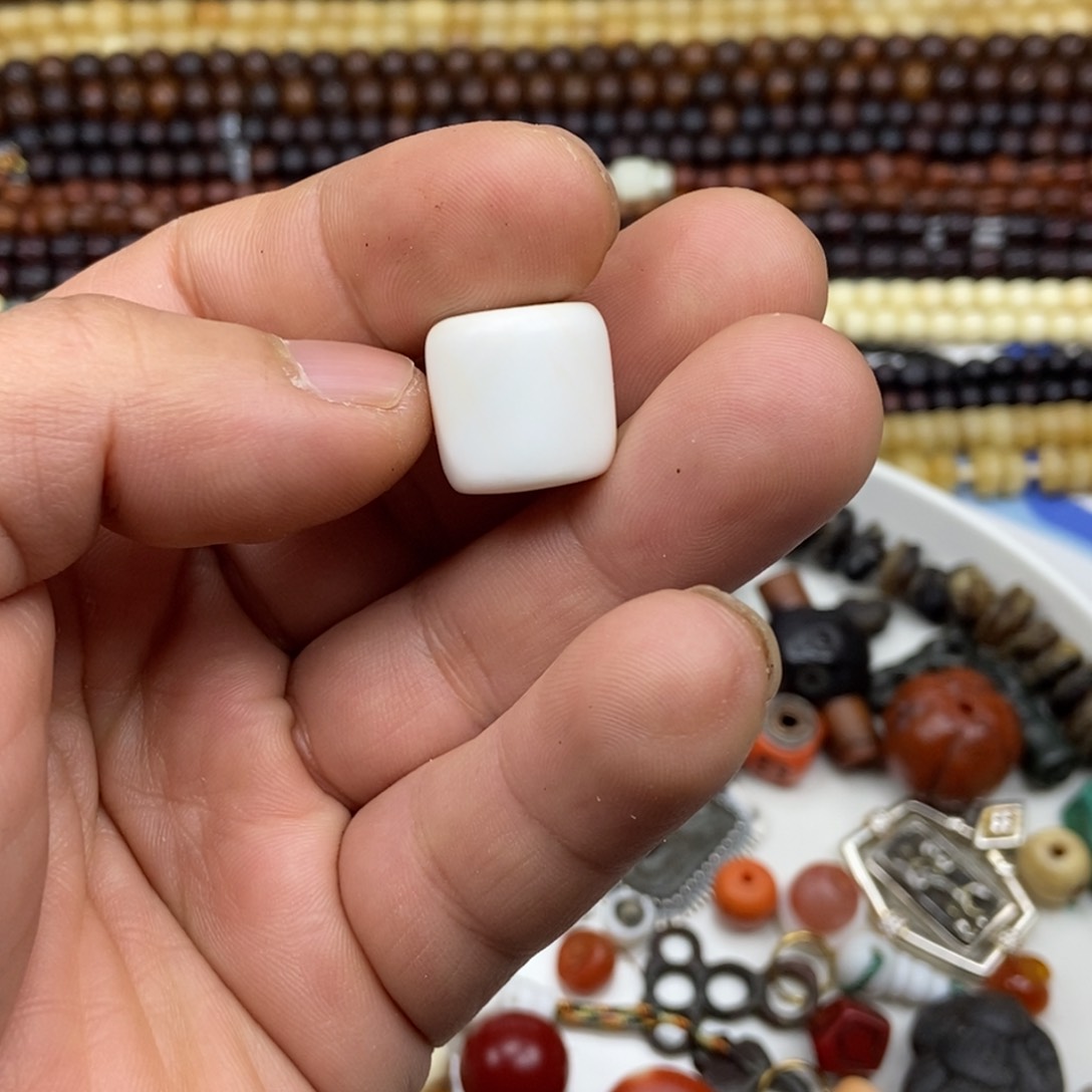 白玉菩提吊坠5896699999999