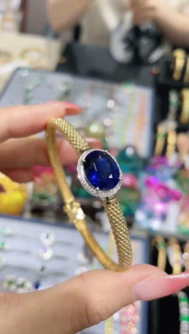 18K金镶嵌天然蓝宝石手镯