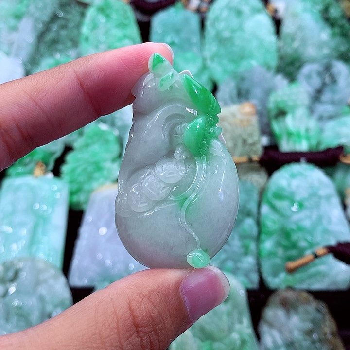 吊坠(不含链)未镶嵌翡翠